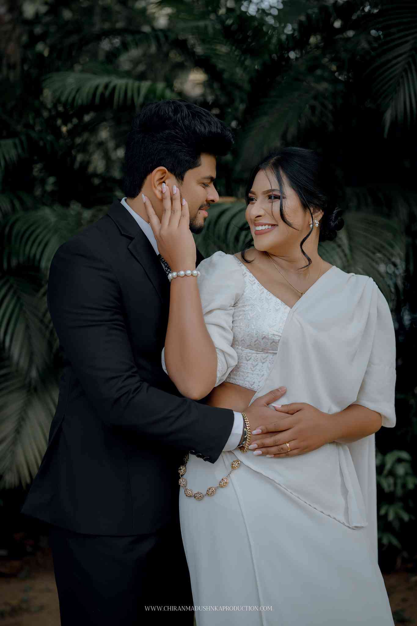 Buddhini & Chalaka 🖤🤍